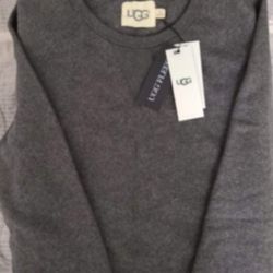 Ugg Sweater Size Medium 