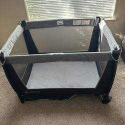 Baby Play Pen With Changing Table And Bassinet 