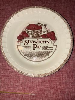 Country Harvest Strawberry Pie Baking Dish
