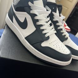 Air Jordan Mid 1s