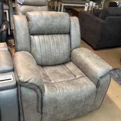 Single Recliner!!