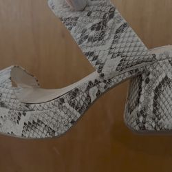 Steve Madden Heels 8