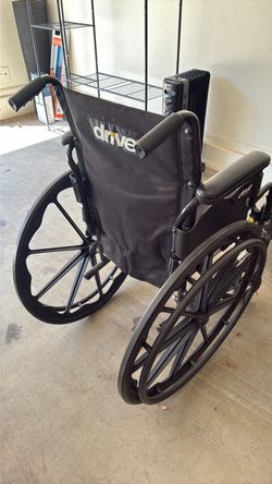 Standard 18”wheelchair, no leg rests, could use a good cleaning. Must pick up.
