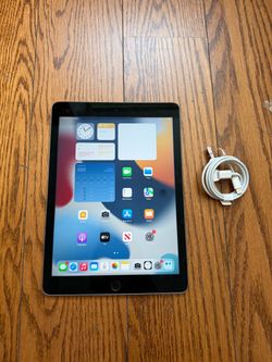 iPad Air 2 16GB Like New with Charging Cable