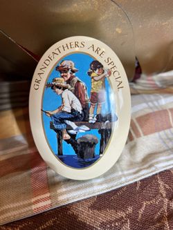 New In Box Vintage Avon 1983 Grandfathers Are Special Soap And Tin Collectible