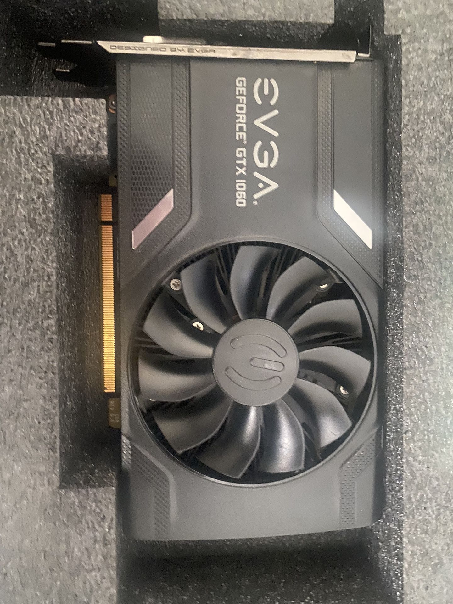 Gtx nvidia 1060 3GB graphics card