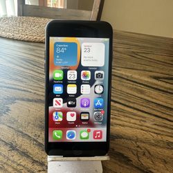 Apple iPhone 7 128GB Unlocked 