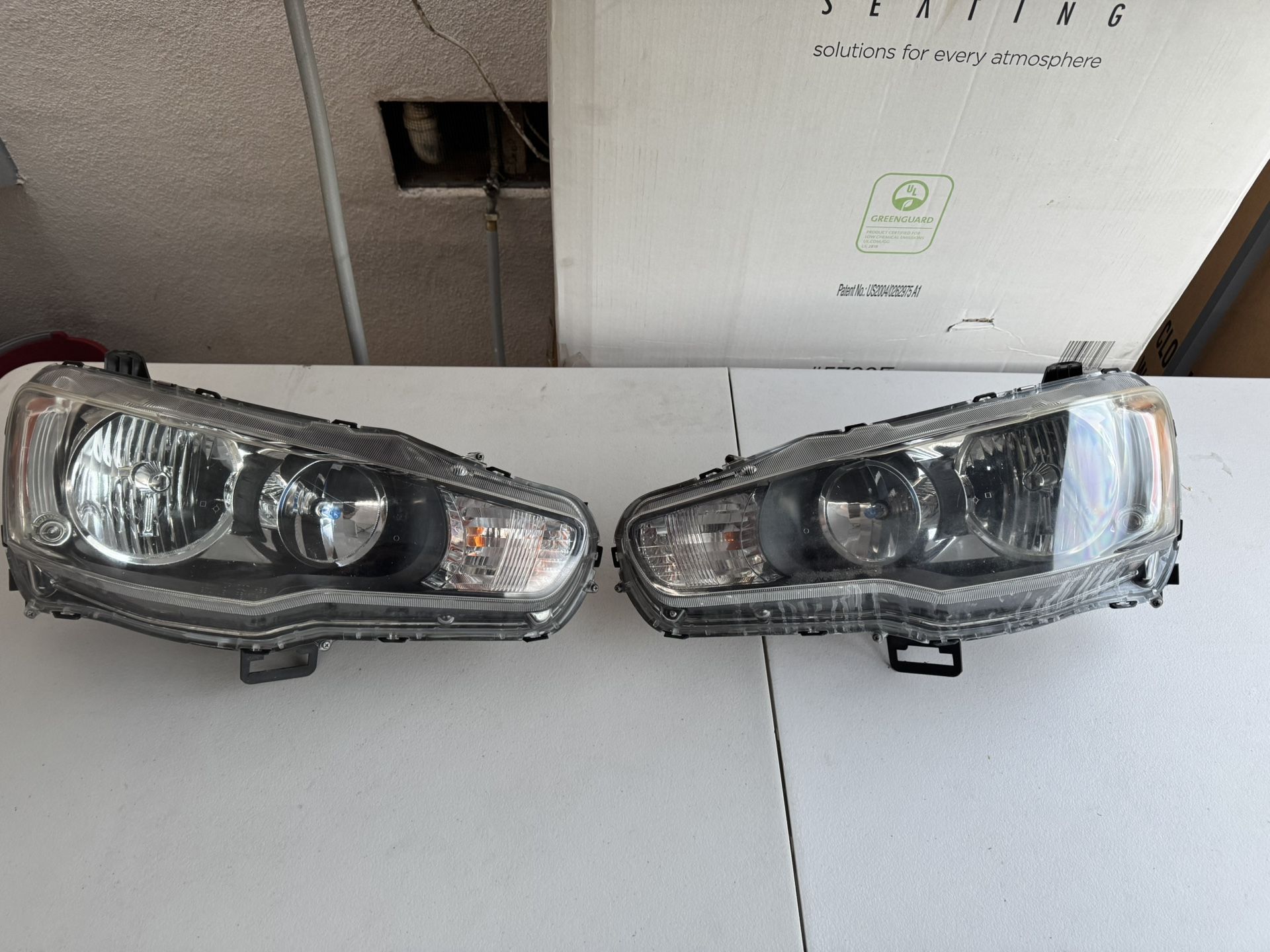 Mitsubishi Lancer Headlights Assembly