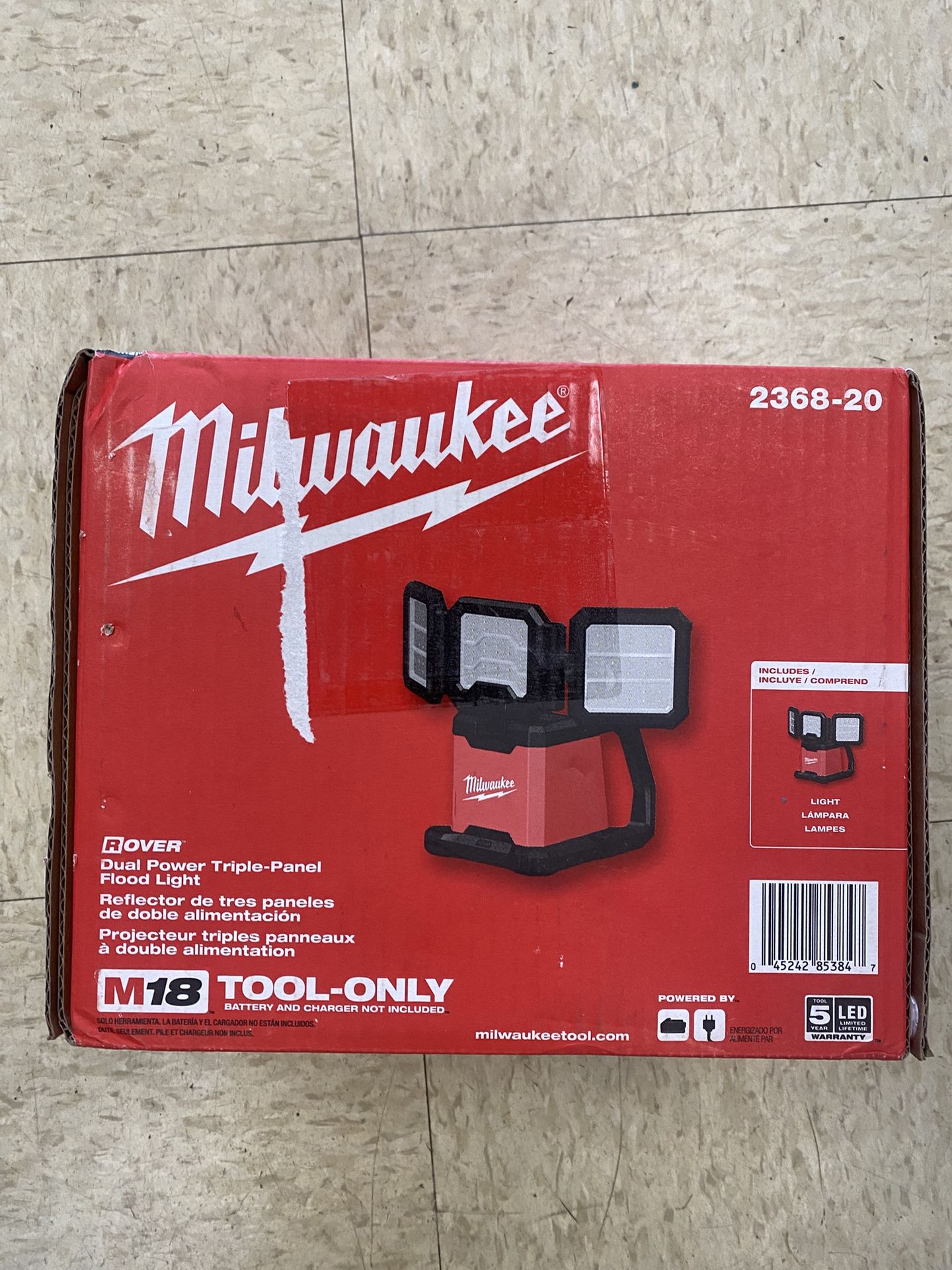 Milwaukee M18 Dual Power Triple Panel Flood Light