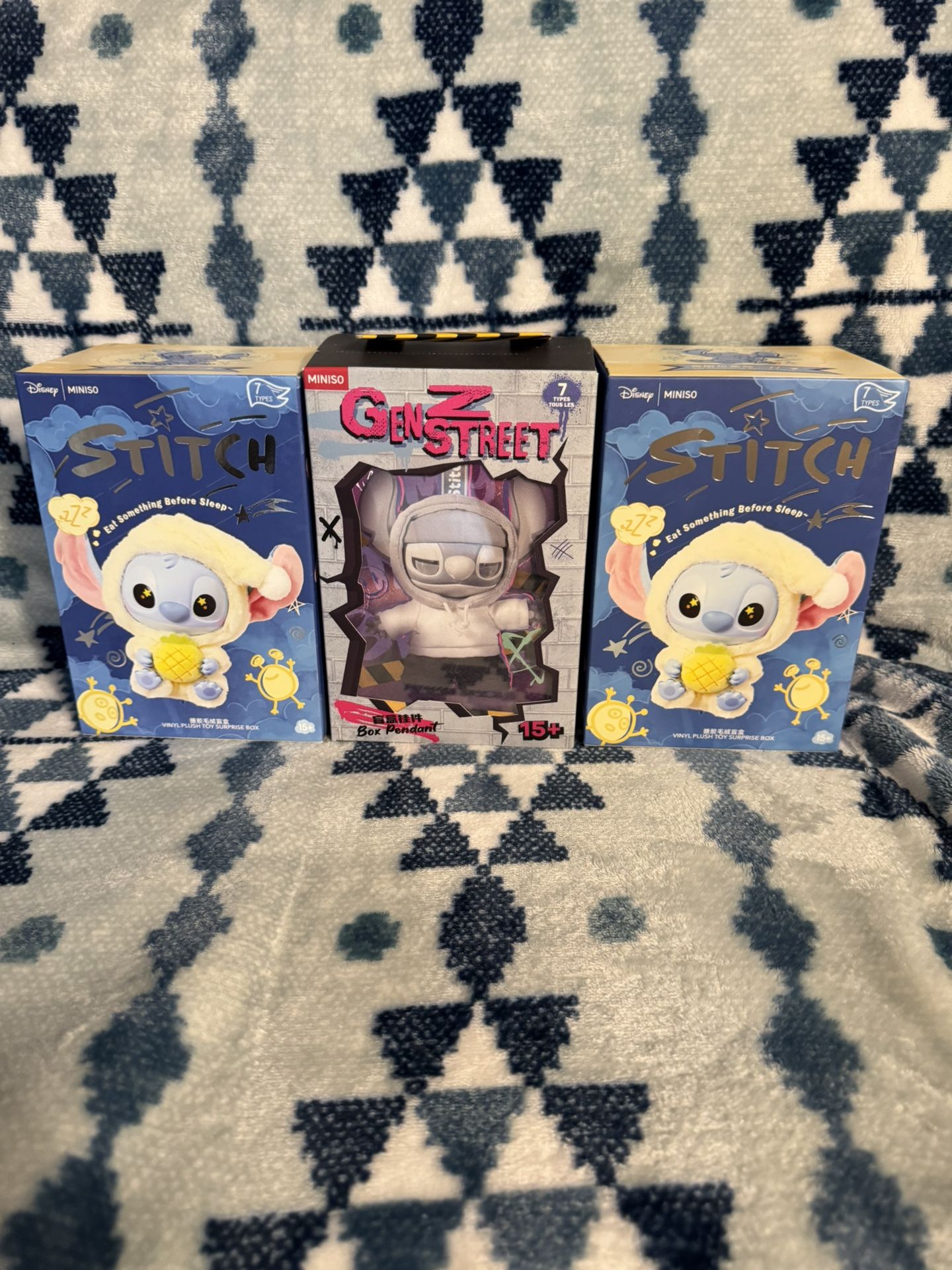 Pop Mart - Miniso - Stitch - Genz