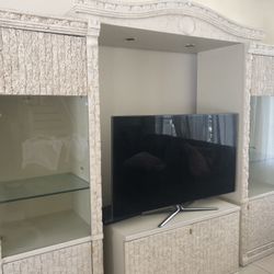 Entertainment center / Tv Stand 