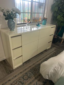 Modern Glossy White 9-Drawer Dresser / Bedroom Storage Cabinet – $200