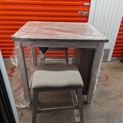 Ashley Furniture 3pc Modern  Table Set
