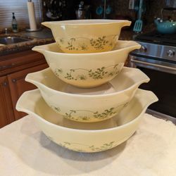 Vtg  Set (4) Pyrex "Shenandoah" Cinderella Bowls " Great"