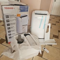 NEW AC PORTABLE TOSHIBA 8000 BTU WIFI 350 SQ FT COMES WITH ACCESSORIES REMOTE CONTROL, EXHAUST HOSE,WINDOW KIT FOR ANY QUESTION TEXT ME PLEASE HABLO E