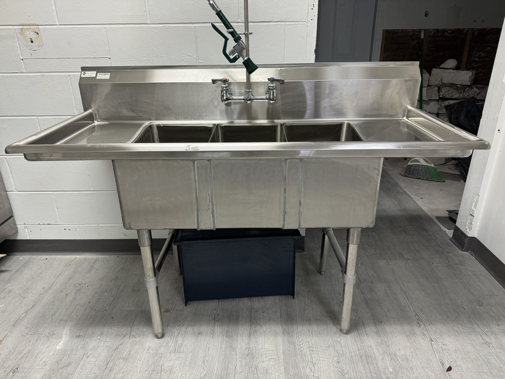 Commercial Kitchen Stove And Sink