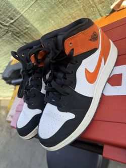 Air  Jordan 1 Mid 'Black Toe Starfish' size 6.5Y