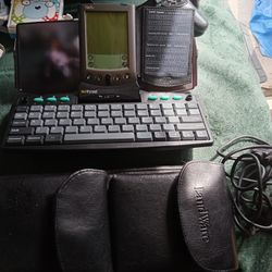 Palm Vx Palmpilot And LandWare GoType Portable Keyboard With Leather Case