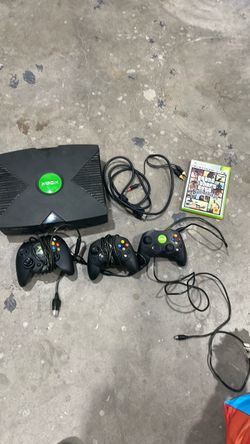 Original Xbox Console Bundle with 3 Controllers