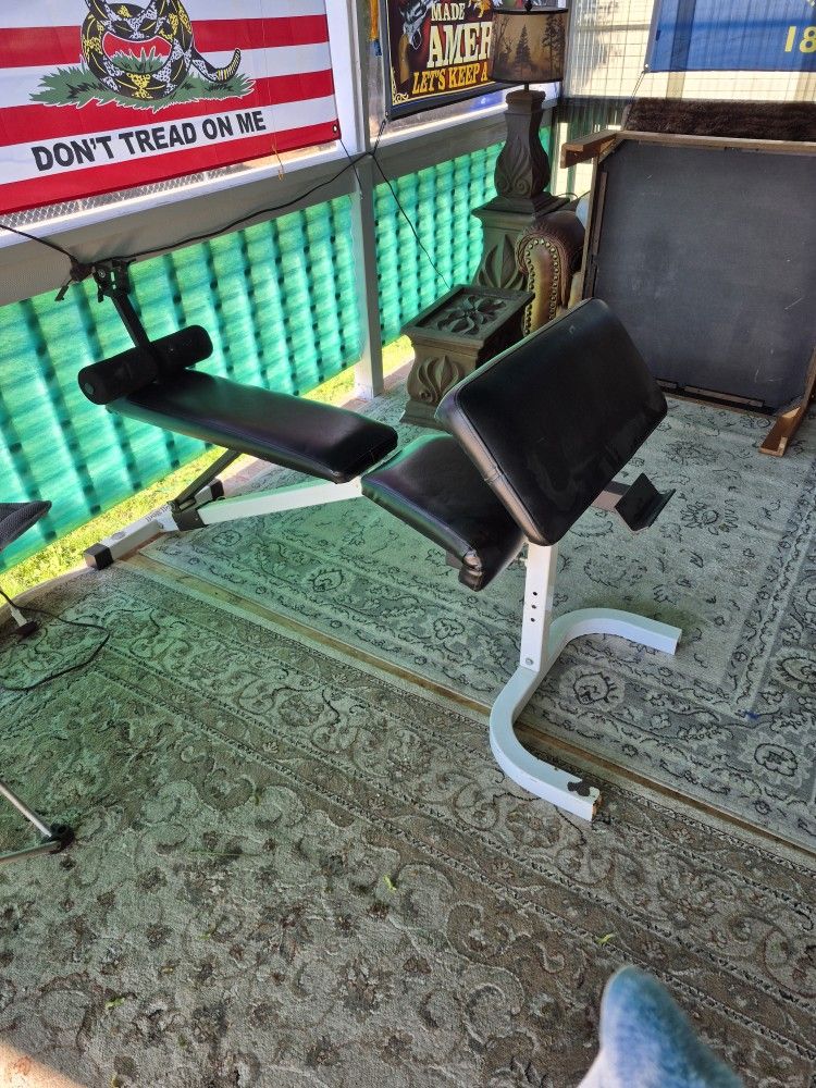 WEIGHT LIFTING EQUIPMENT