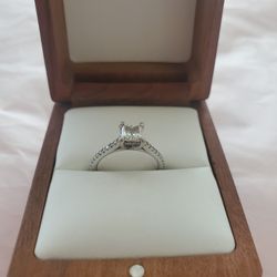 Brilliant EarthLink Platinum Luxe Lissome Diamond Ring ( 1/5 ct. tw.) Size 5 