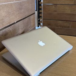 Apple MacBook Pro 15” i7/8GB/256GB SSD $180 