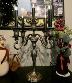 🕯️ Vintage Gothic 5-Arm Candelabra – Ornate Metal 🕯️