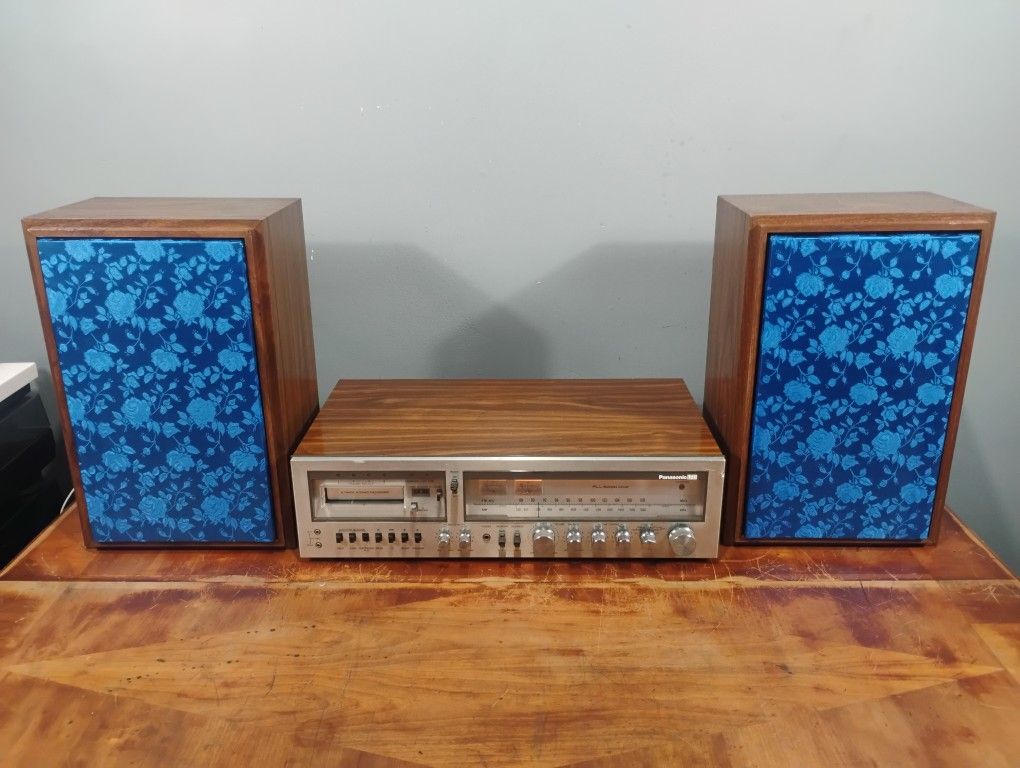 Vintage Panasonic Stereo With Acoustics1 Speakers