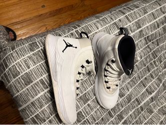 Jordan zoom 10.5 size
