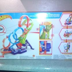 Hot Wheels Race Track Set (brand new)