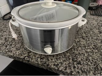 Slow cooker