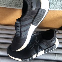 Shoes Adidas Size 4. $20