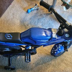 Hyper Bicycles 12" Boys Speedbike for kids, Blue, with Training Wheels, Ages 2 to 4 years old

