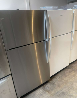Deal: Stainless Frigidaire top-mount fridge — adjustable shelves