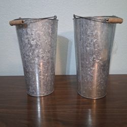 Galvanized buckets for wedding