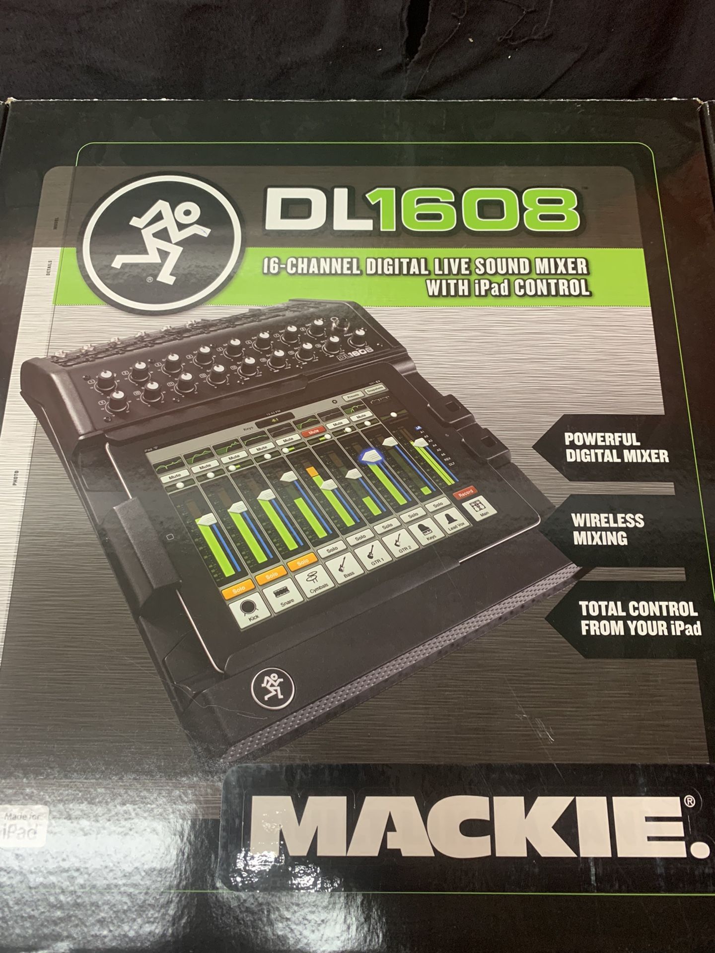 Mackie DL1608