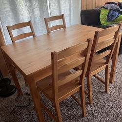 Table & Chairs