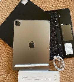 iPad Pro 11” (M2 chip / 2022 model) 4th Generation 128GB with keyboard case and stylus pen
