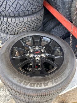 2025 Toyota tundra  1794 wheels with tires 265/60/20 90% treads