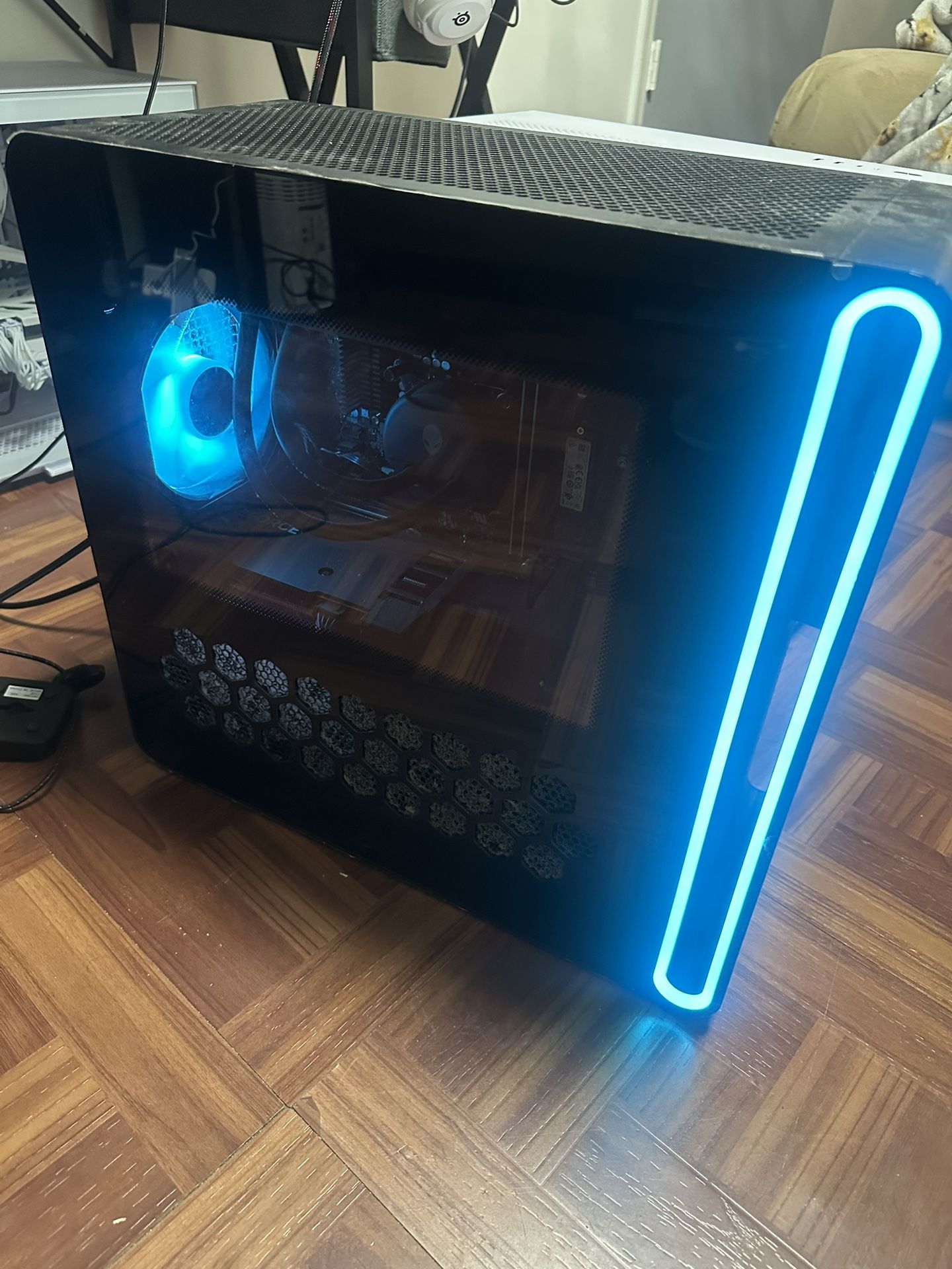 Alienware 4070 14700KF PC- Aurora R16