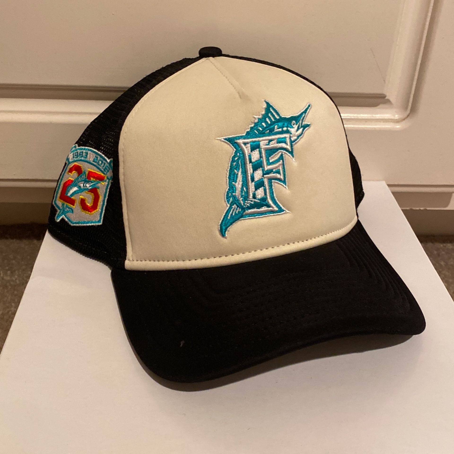Miami Marlins New Era Trucker Hat