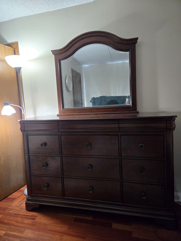 WOOD DRESSER WITH MIRROR