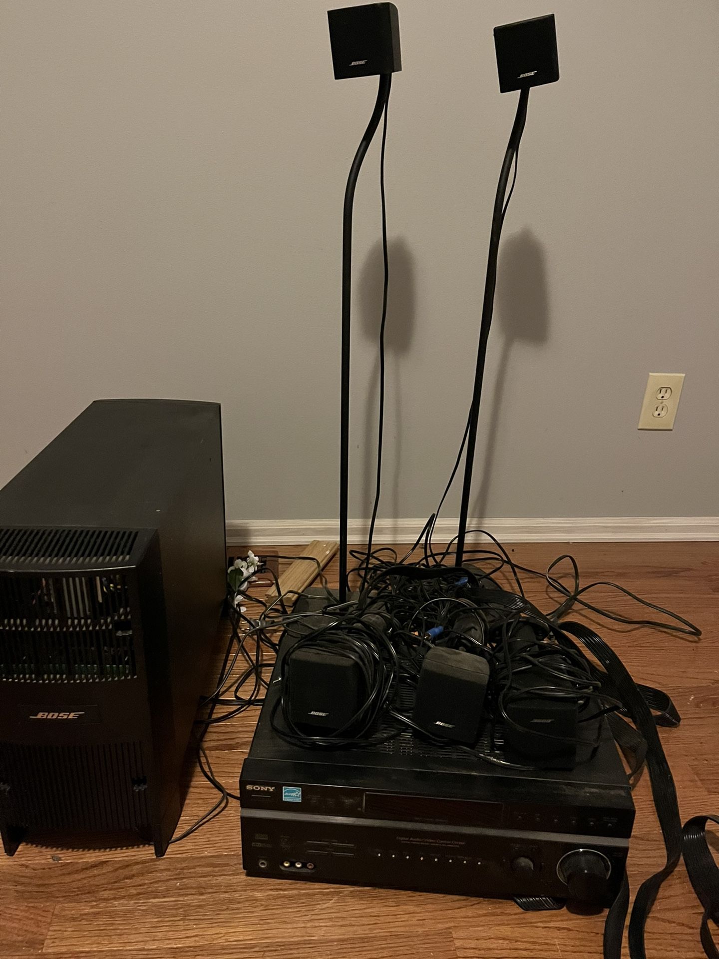 Bose 5 Speaker Surround Sound w/Sony Reciever