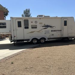 Starcraft Homestead Travel Trailer (2004, 255RS)