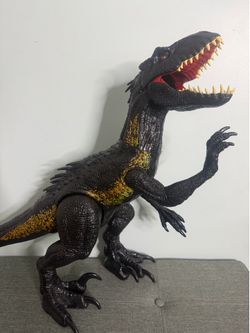 Jurassic World Super Colossal Indoraptor Toy (3 Feet Long!)