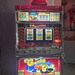 Vtg Japanese (Cranky) Slot Machine