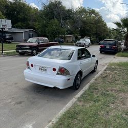 2001 Lexus IS