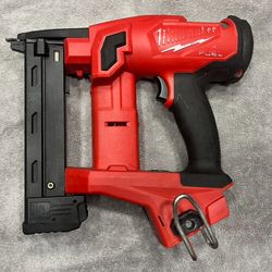 Milwaukee M18 FUEL 18 Ga. 18 Cordless 1/4 Inch Narrow Crown Stapler