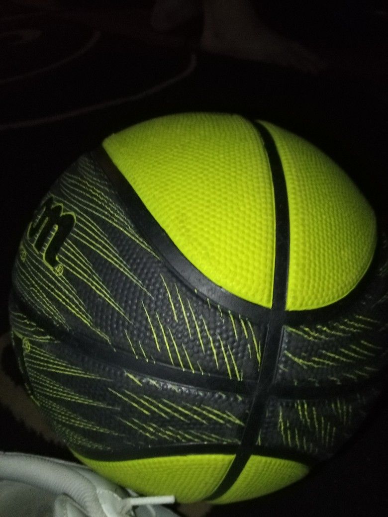 Wilson Basketball Lime Green