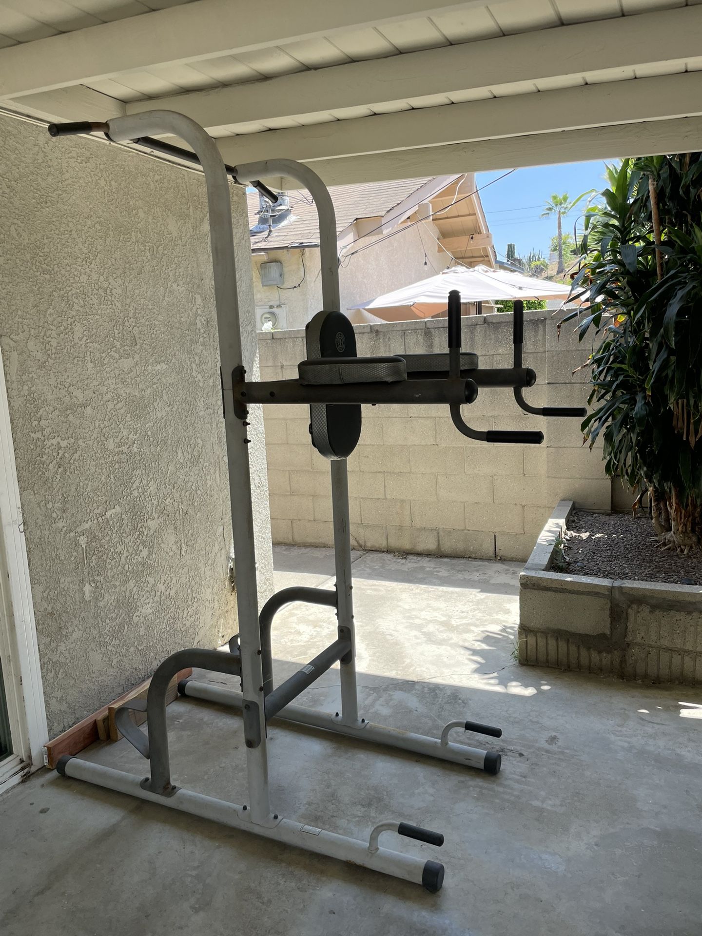 Golds Gym XR10.9 Power Tower